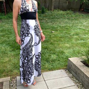 Maxi halter dress fits like 2